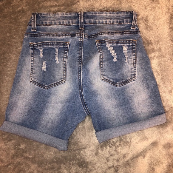 light colored jean shorts - Picture 2 of 2